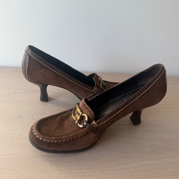 FRANCO SARTO | Brown Suede Loafer Kitten Heels Brass Buckle | Size 8M - Picture 1 of 8